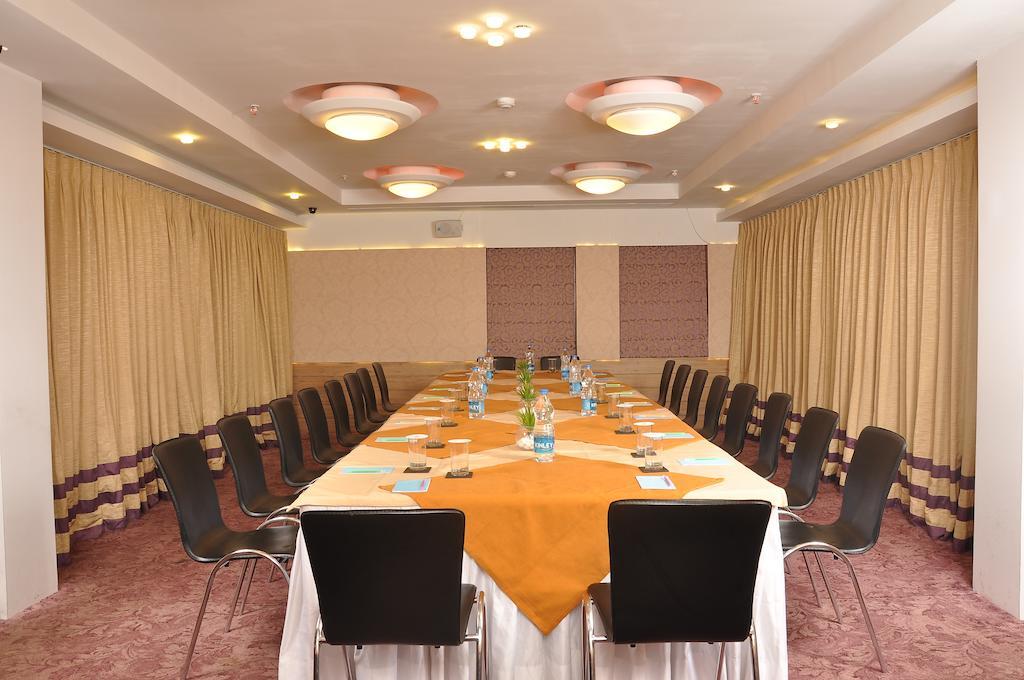 Hotel Niharika Kolkata Eksteriør bilde