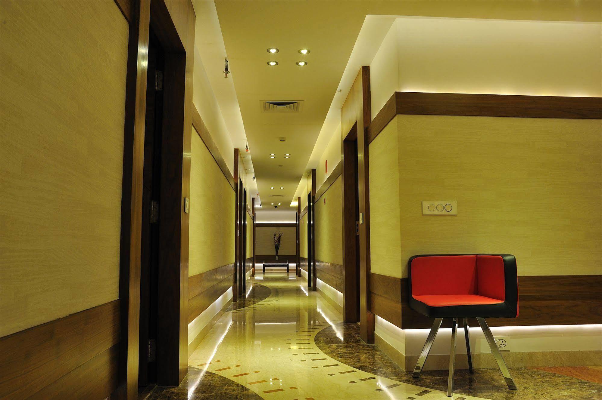 Hotel Niharika Kolkata Eksteriør bilde