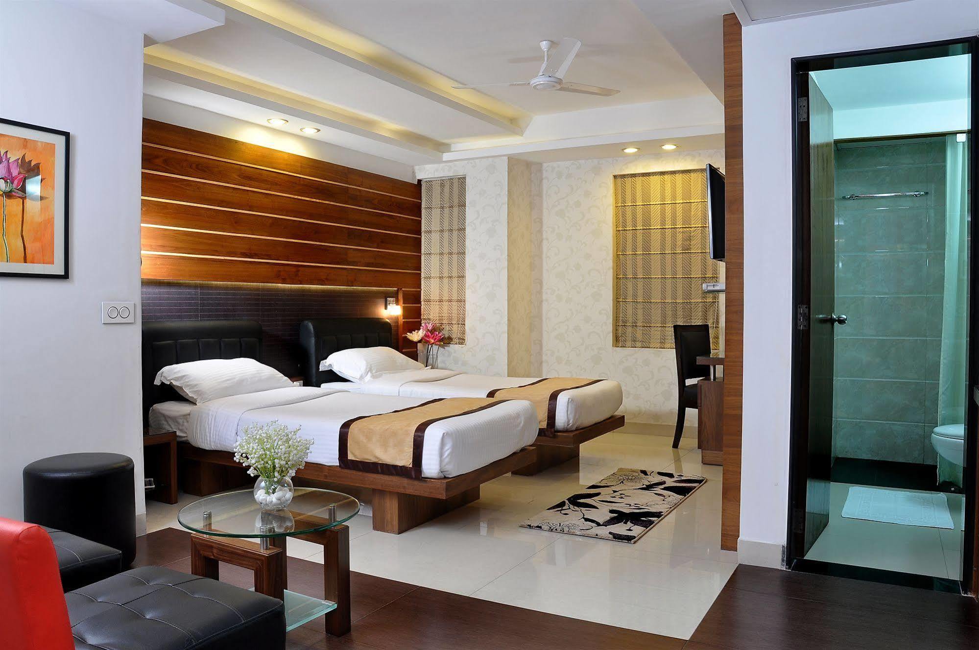 Hotel Niharika Kolkata Eksteriør bilde