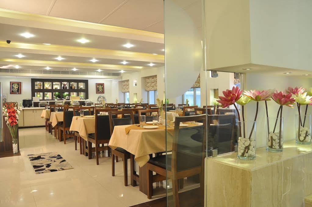 Hotel Niharika Kolkata Eksteriør bilde